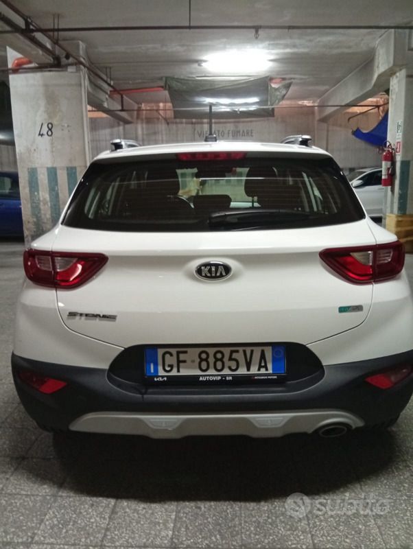 Usata 2021 Kia Stonic SUV | 14.000 € (Buon prezzo) - Immagine 1/4