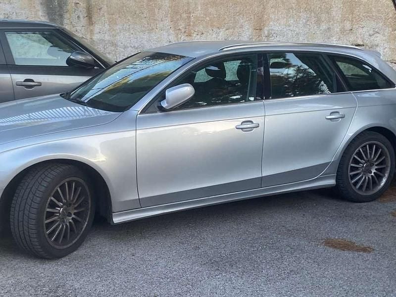 Usado Audi A4 Advanced Plus 170 CV (125 kW) 2011 Plateado Familiar