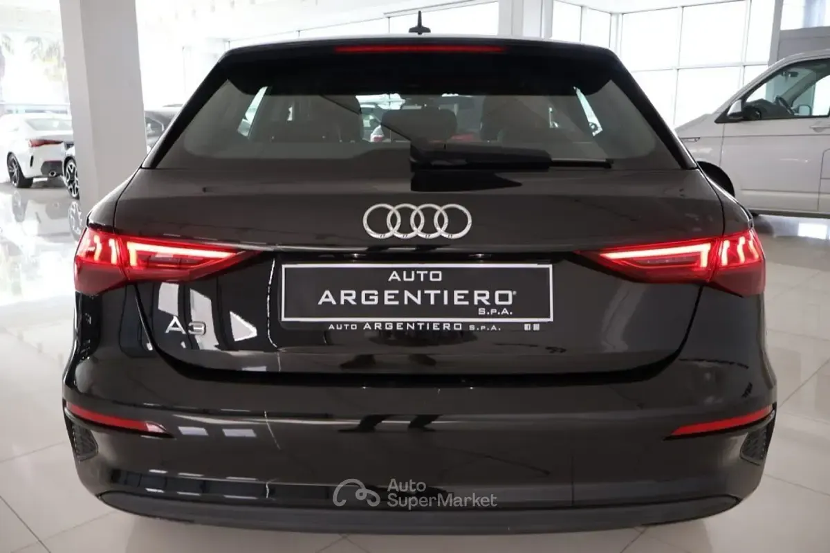 Gebraucht Audi A3 Advanced 116 PS (85 kW) 2022 Schwarz Limousine