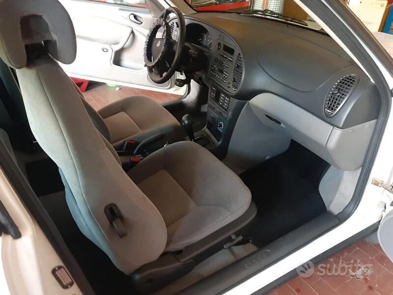 Usata Saab 900 131 CV (96 kW) 1996 Bianco Utilitaria