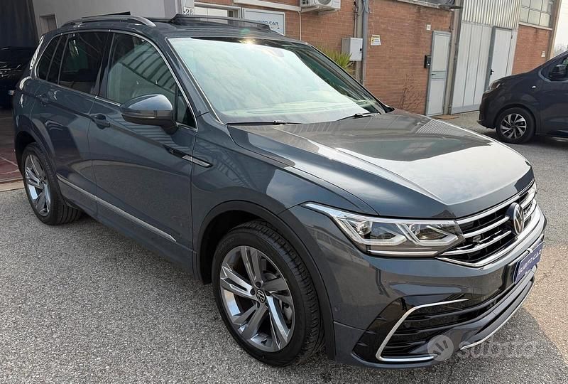 Usata VW Tiguan R-line 200 CV (147 kW) 2022 Grigio SUV