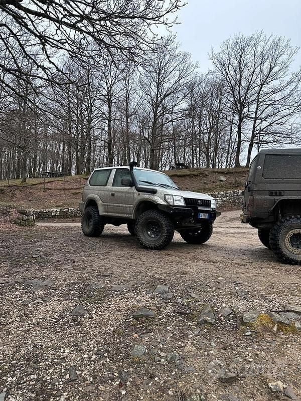 Usata 2001 Toyota Land Cruiser SUV | 12.000 € (Buon prezzo) - Immagine 1/4