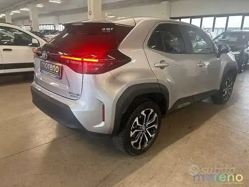 Usata Toyota Yaris Cross Trend 116 CV (85 kW) 2022 Grigio SUV