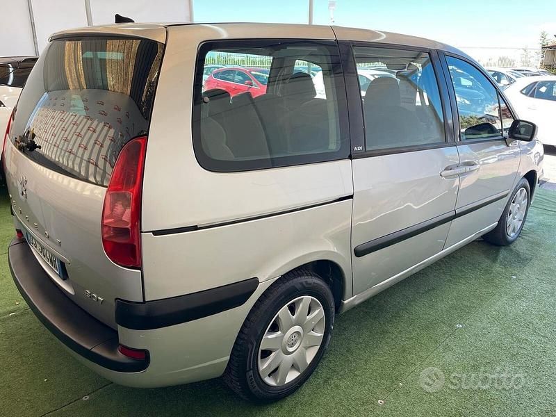 Usata Peugeot 807 136 CV (100 kW) 2007 Grigio Monovolume
