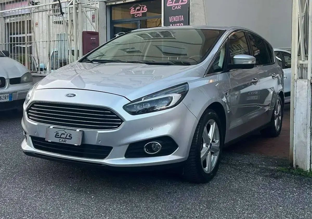 Usata Ford S-MAX Titanium 150 CV (110 kW) 2017 Grigio Monovolume