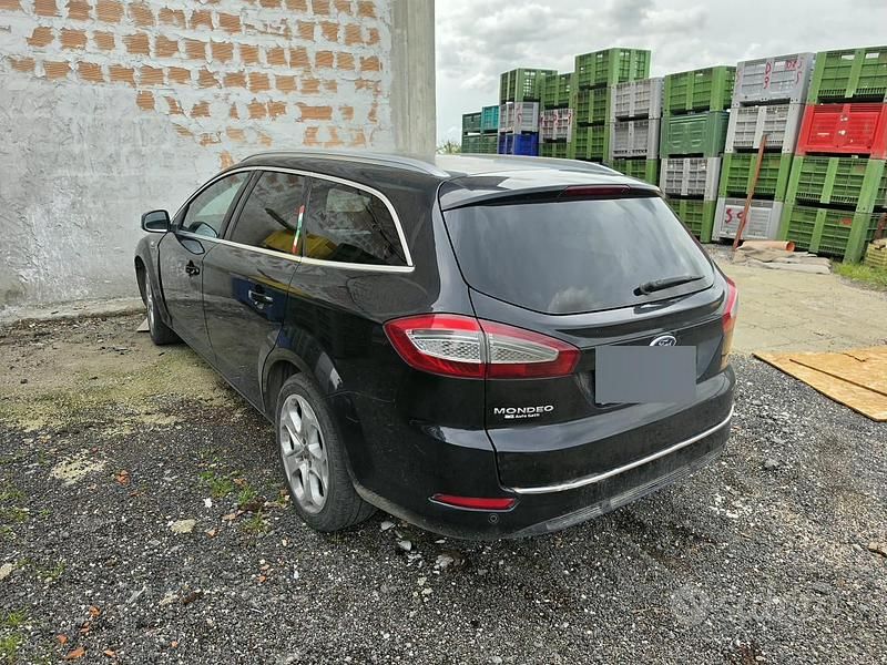 Usata Ford Mondeo Titanium 163 CV (119 kW) 2012 Blu Station wagon
