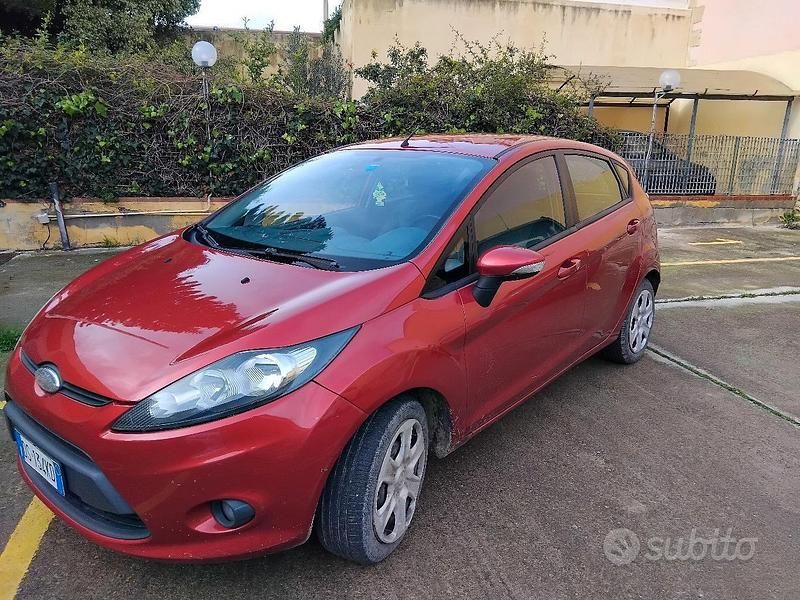 Usata Ford Fiesta 68 CV (50 kW) 2009 Rosso Utilitaria