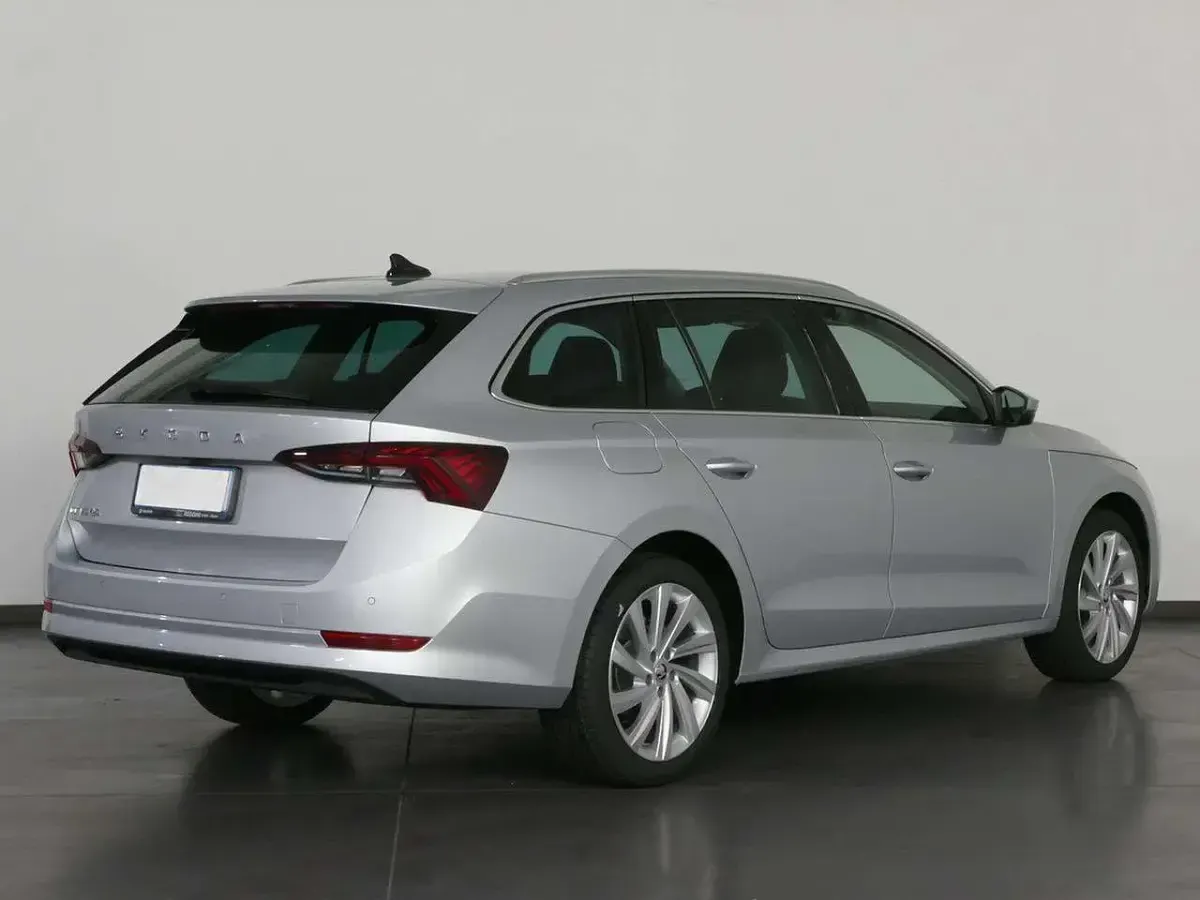 Usata Skoda Octavia Style 150 CV (110 kW) 2023 Nero tulipano Station wagon