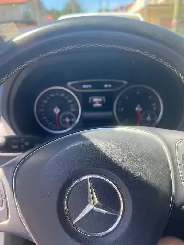 Usata Mercedes B180 109 CV (80 kW) 2015 Bianco Utilitaria