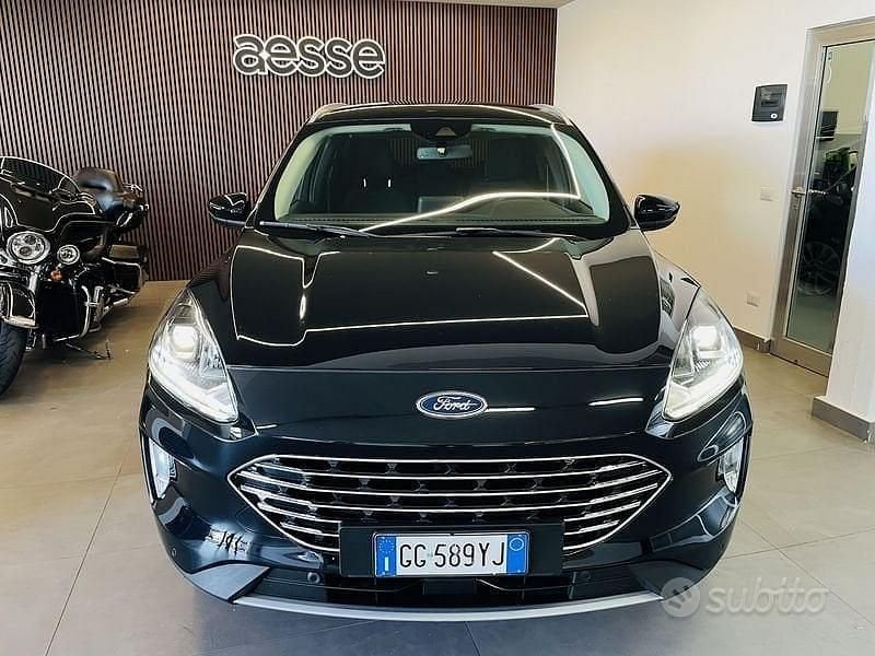 Usata Ford Kuga Titanium 120 CV (88 kW) 2021 Nero SUV