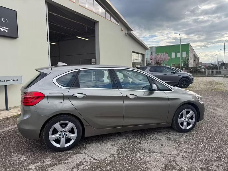 Usata BMW 218 Sport Line 150 CV (110 kW) 2015 Beige Station wagon