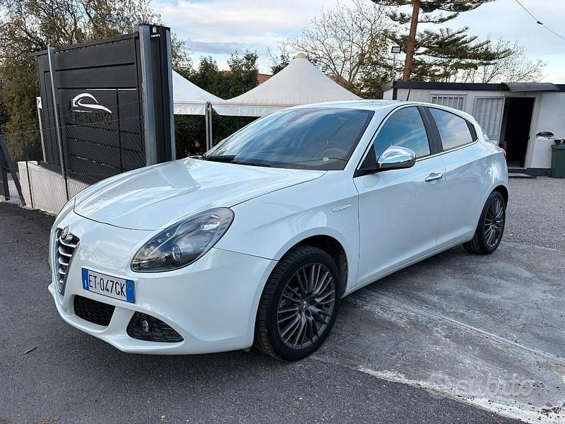 Usata Alfa Romeo Giulietta Exclusive 150 CV (110 kW) 2014 Bianco Utilitaria