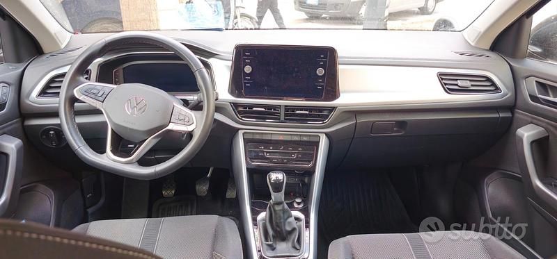 Usata VW T-Roc Life 150 CV (110 kW) 2022 Grigio SUV