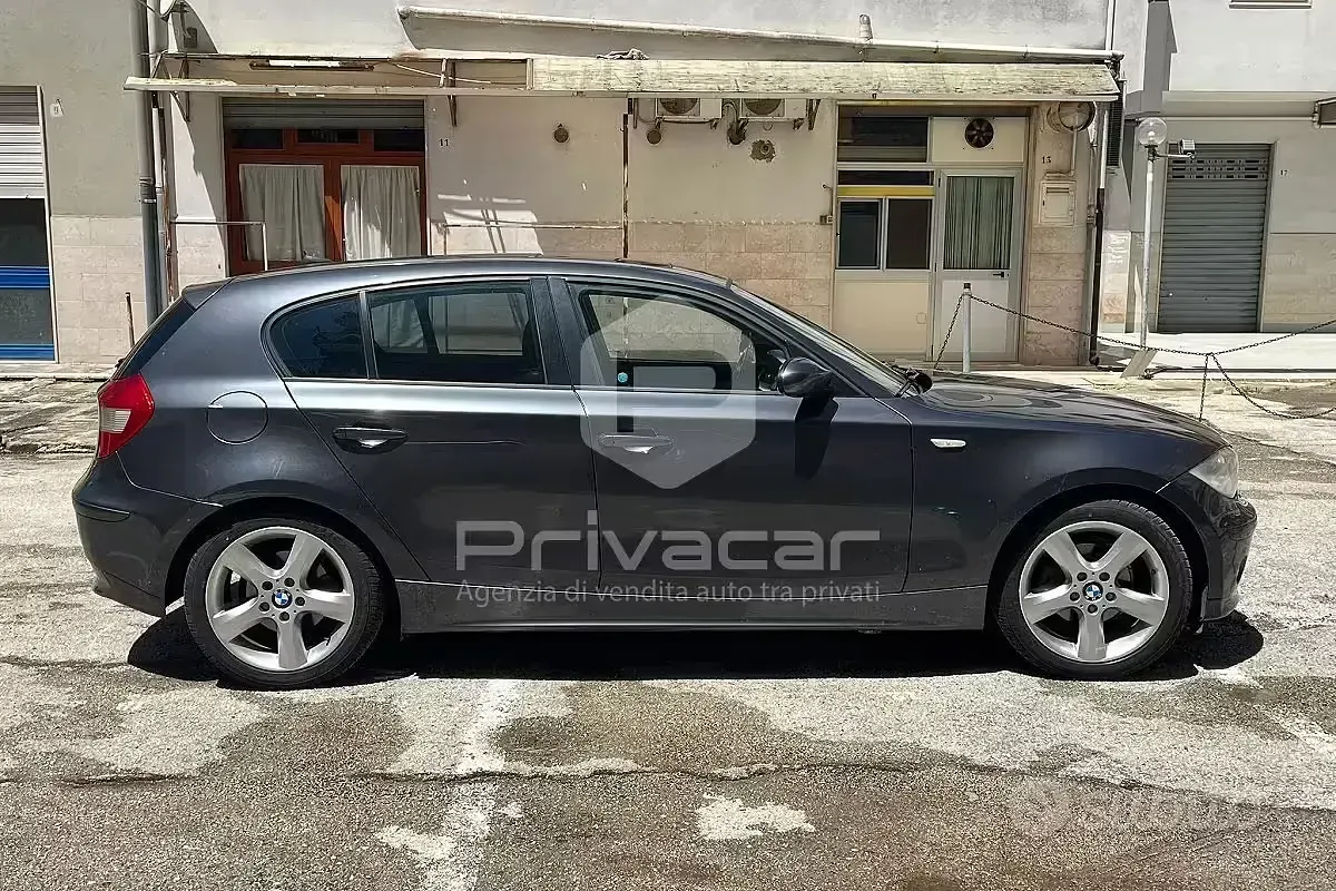 Usata BMW 118 122 CV (89 kW) 2007 Grigio Utilitaria