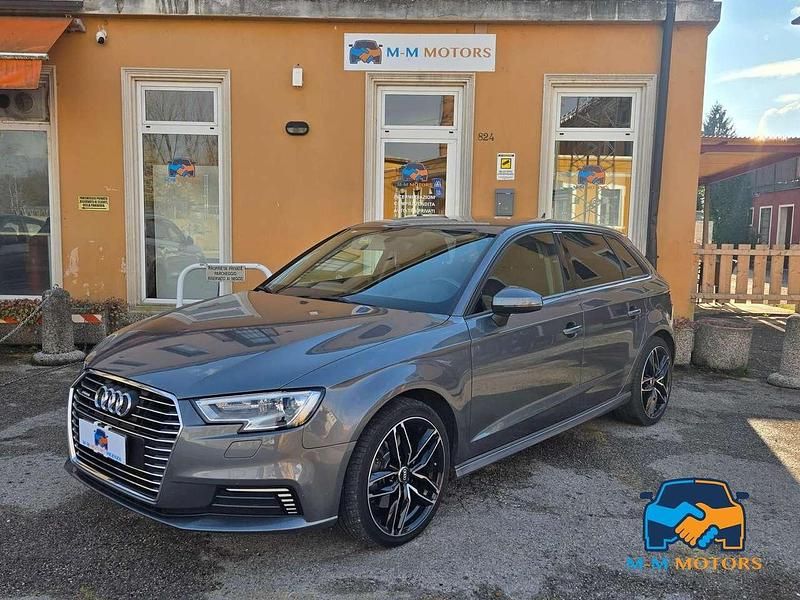 Grigio Usata 2018 Audi e-tron SUV | 14.990 € (Super prezzo) - Immagine 1/4
