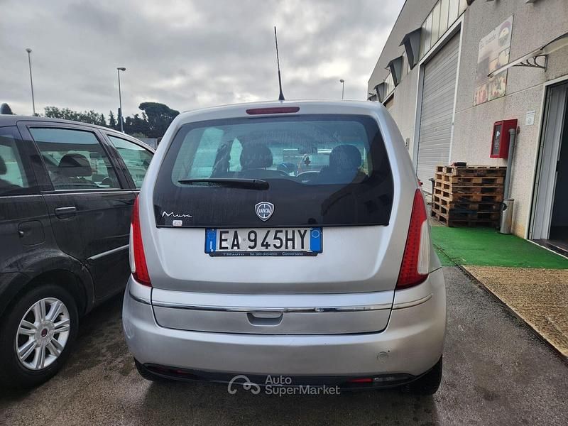 Usata Lancia Musa 69 CV (50 kW) 2010 Argento Monovolume