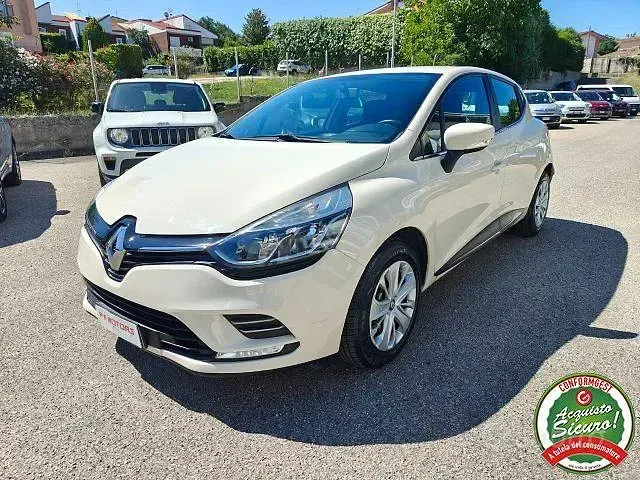 Usata Renault Clio IV Life 90 CV (66 kW) 2017 Beige Berlina