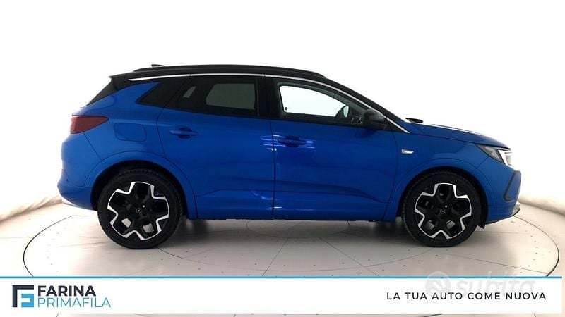 Usata Opel Grandland X Ultimate 131 CV (96 kW) 2022 Blu tetto nero SUV