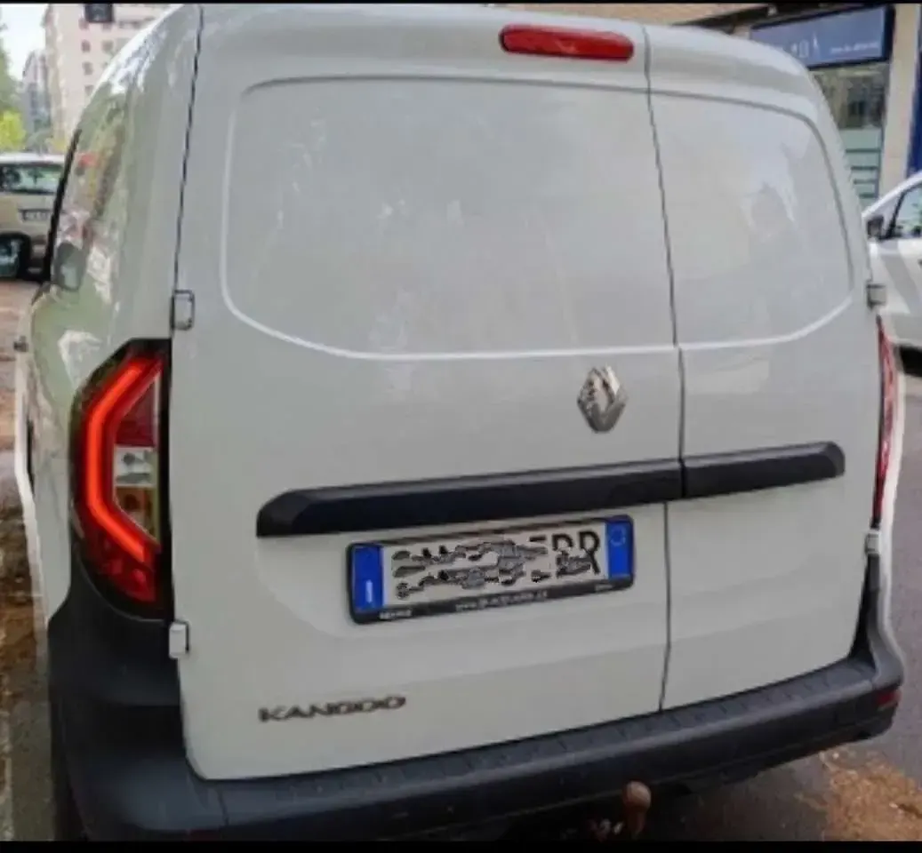 Usata Renault Kangoo 95 CV (69 kW) 2023 Bianco Monovolume