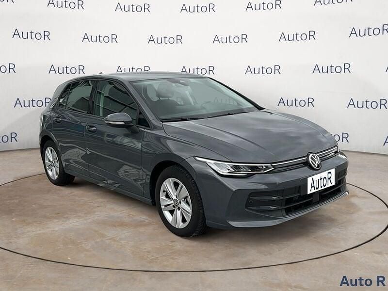 Usata VW Golf VIII Life 115 CV (84 kW) 2025 Grigio Berlina