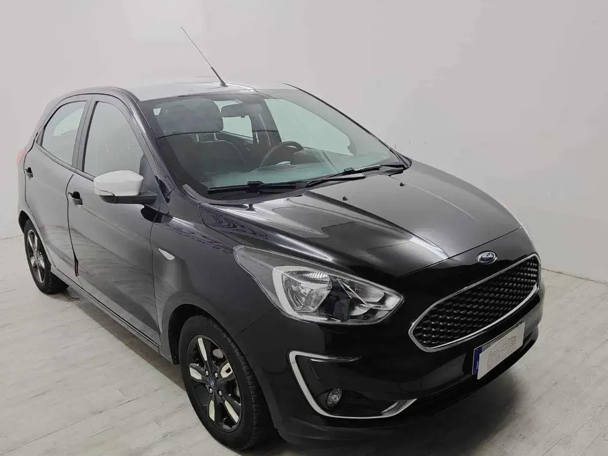 Usata Ford Ka 86 CV (63 kW) 2018 Nero Berlina