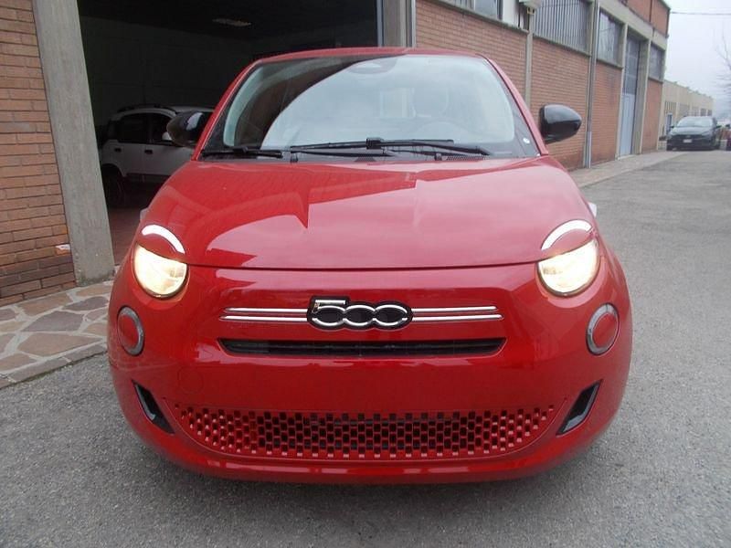 Nuova Fiat 500 Icon 65 CV (47 kW) 2026 Rosso Utilitaria