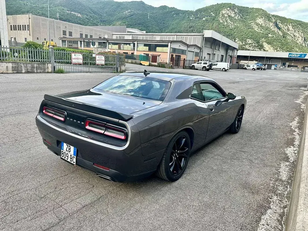 Usata Dodge Challenger SXT 305 CV (224 kW) 2018 Grigio Coupé
