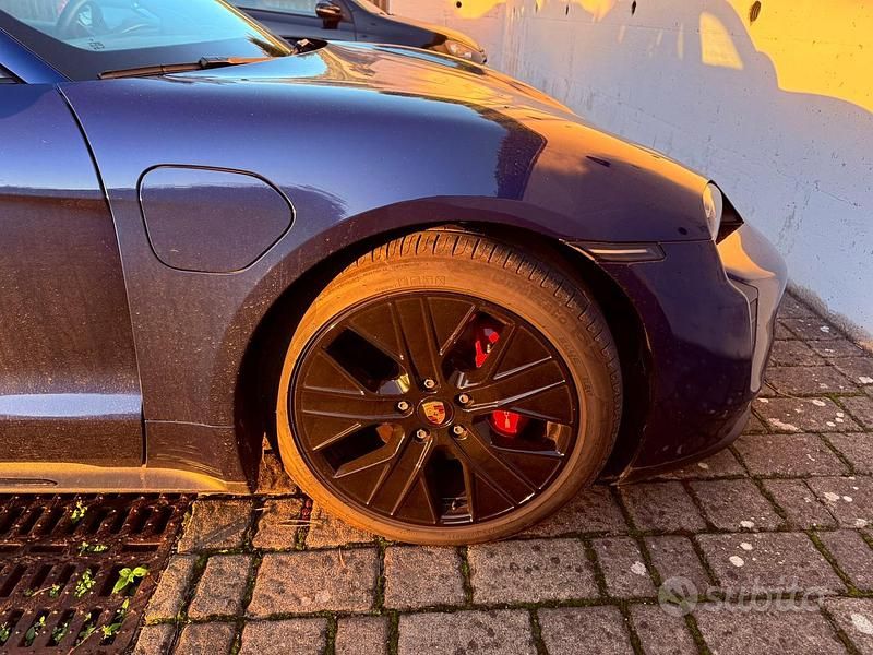 Usata Porsche Taycan 4S Performance Package 419 kW (571 CV) 2021 Blu Berlina
