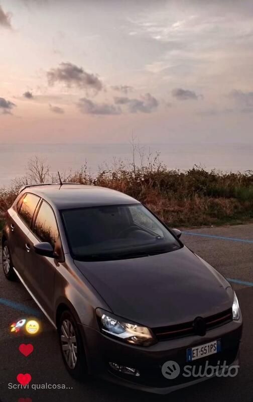 Nero Usata 2014 VW Polo Tre volumi | 5900 € (Buon prezzo) - Immagine 1/3