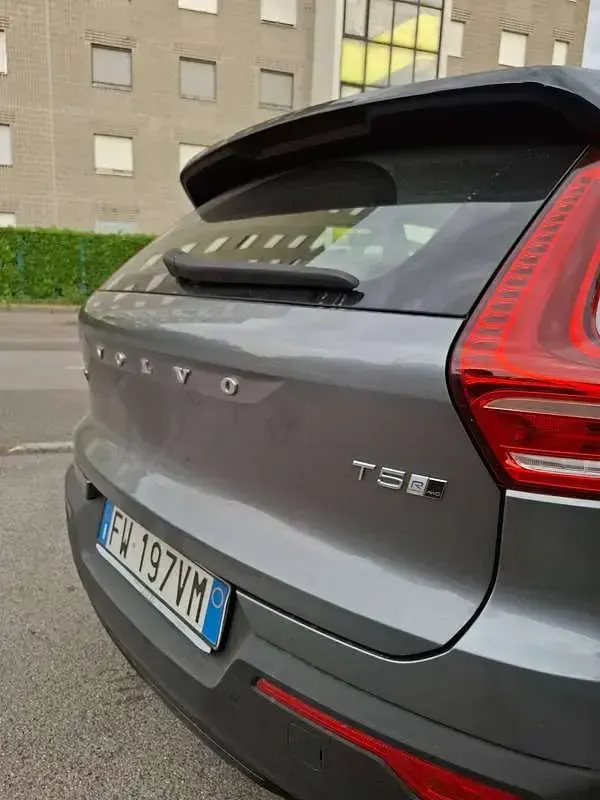 Usata Volvo XC40 R-Design 247 CV (181 kW) 2019 Grigio SUV