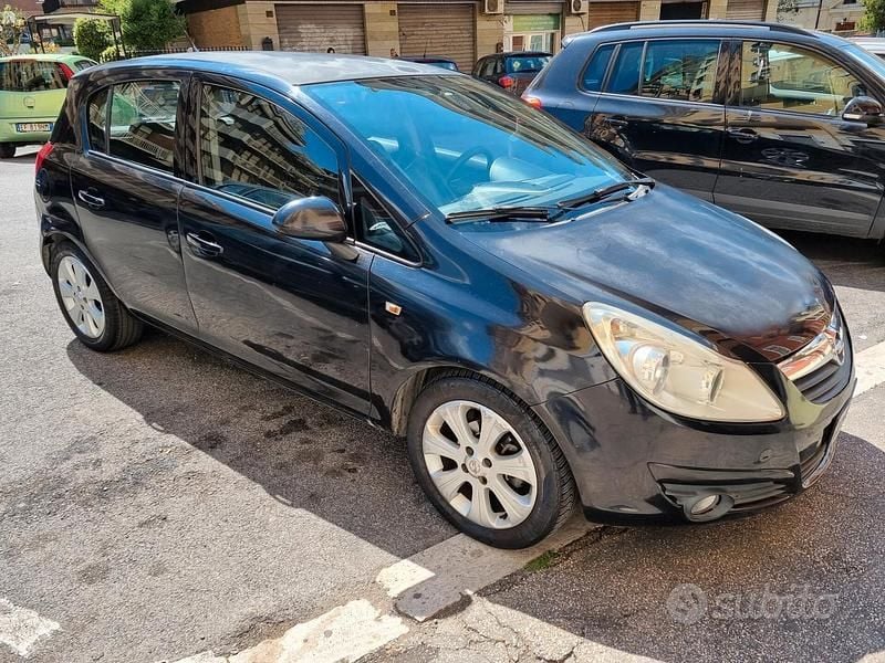 Usata Opel Corsa Cosmo 80 CV (58 kW) 2008 Nero Utilitaria