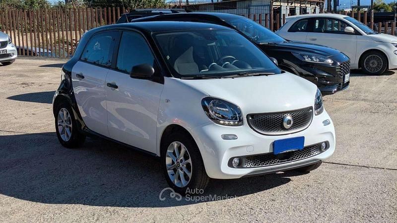 Usata Smart ForFour 71 CV (52 kW) 2018 Bianco(met.) Utilitaria