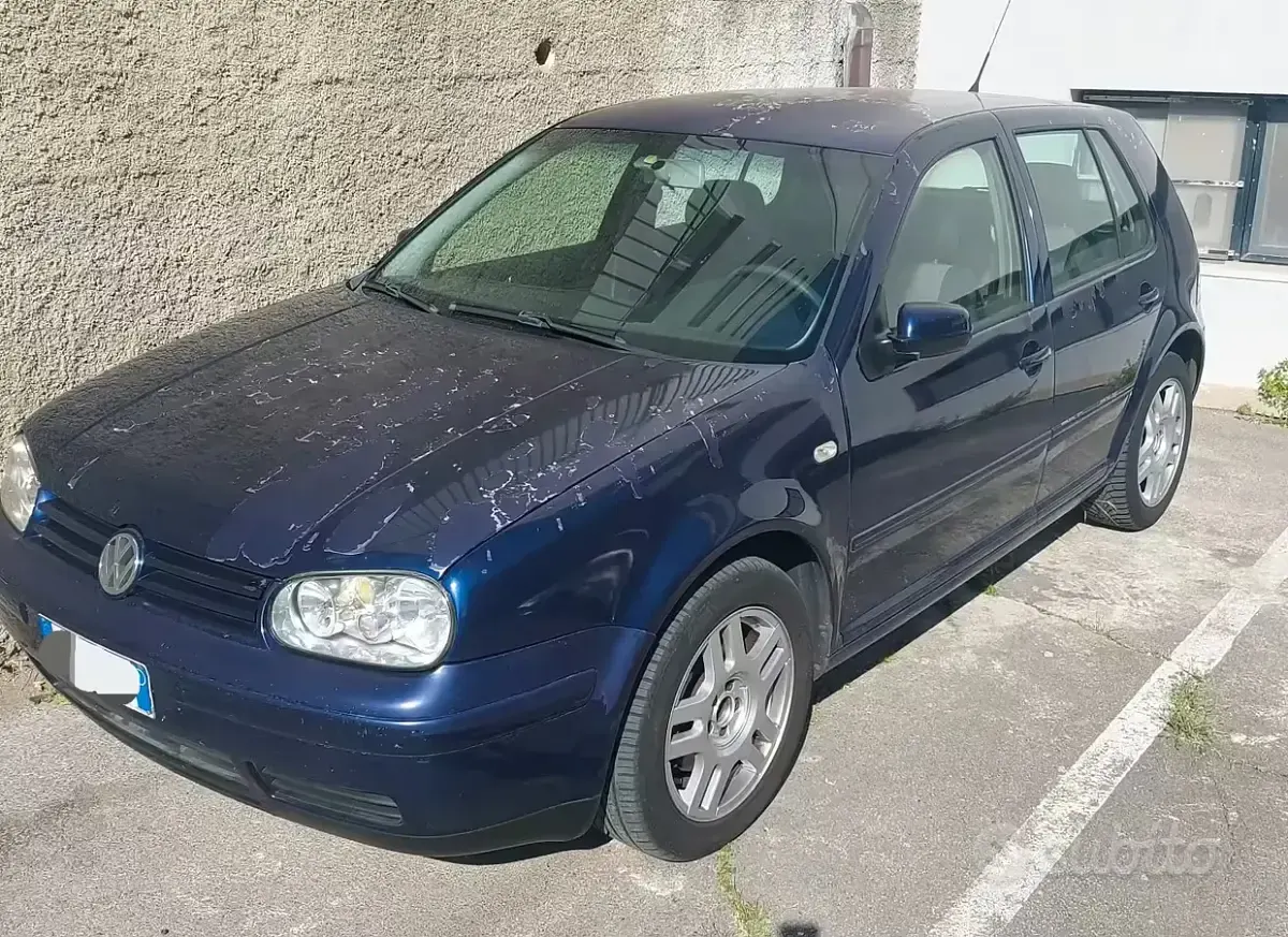 Usata VW Golf IV 101 CV (74 kW) 2002 Blu Berlina