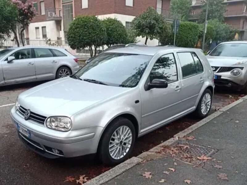 Usato 2001 VW Golf IV 1.6 Benzin 105 CV (7.900 €)