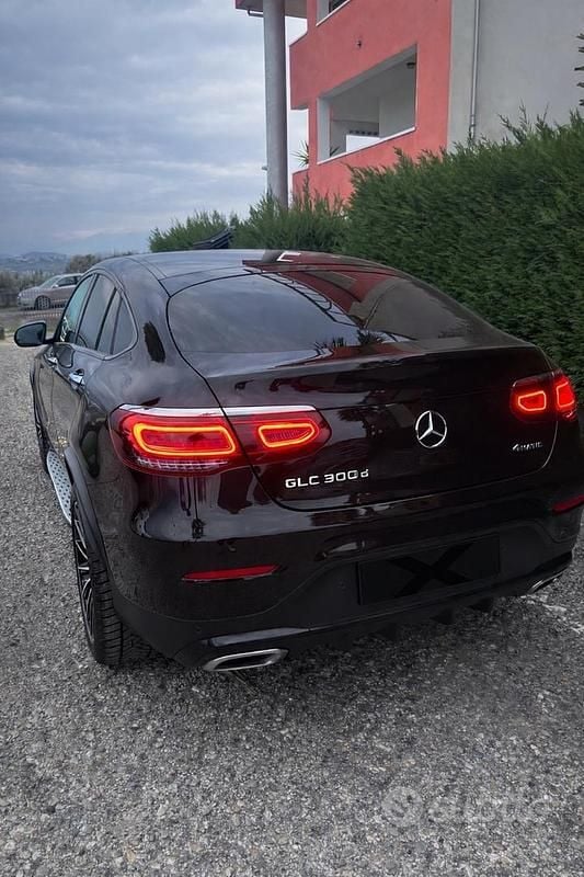 Usata Mercedes GLC300 Premium 2022 Nero Coupé