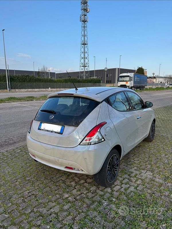 Usata Lancia Ypsilon Gold 2018 Grigio Utilitaria