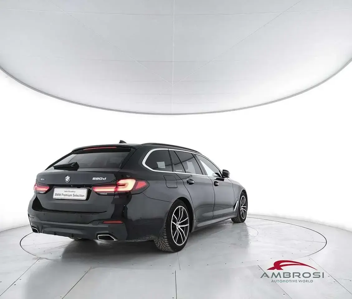 Begagnad BMW 520 M Sport 190 HK (139 kW) 2020 Svart Kombi