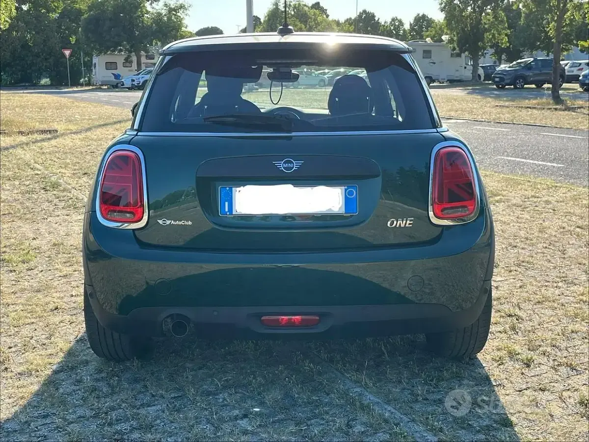 Usata Mini ONE 75 CV (55 kW) 2019 Verde Utilitaria