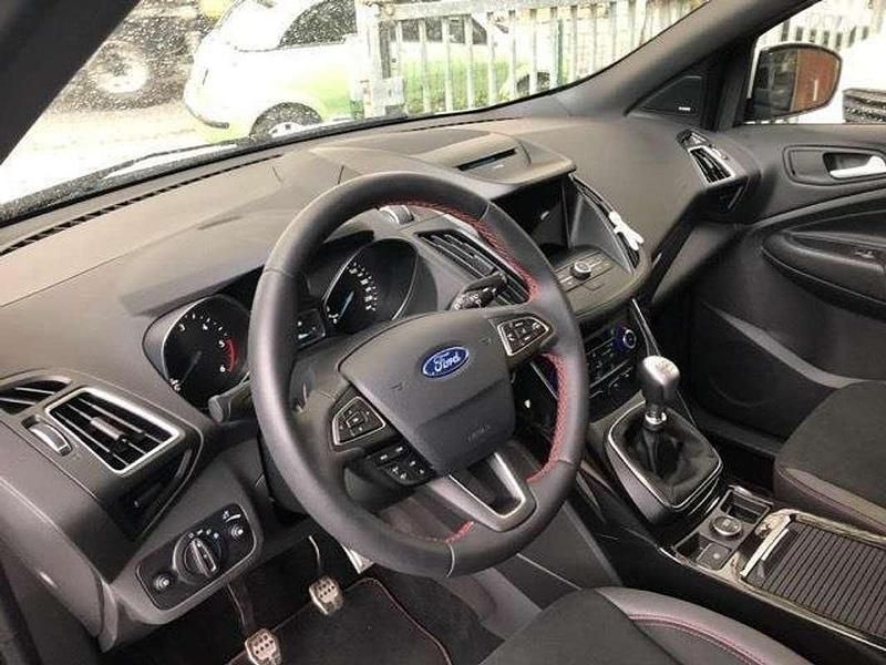 Usata Ford Kuga ST-Line 120 CV (88 kW) 2018 Bianco SUV