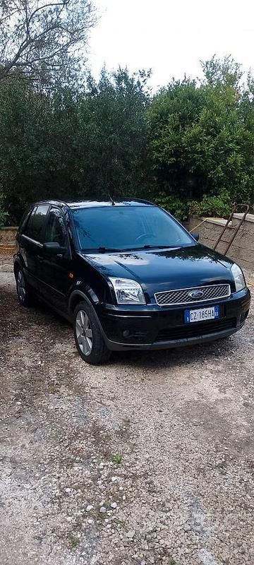 Usata Ford Fusion 68 CV (50 kW) 2005 Nero Monovolume