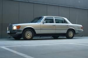 Usata Mercedes 450 286 CV (210 kW) 1976 Argento Berlina