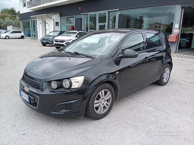 Usata Chevrolet Aveo 86 CV (63 kW) 2014 Nero Berlina