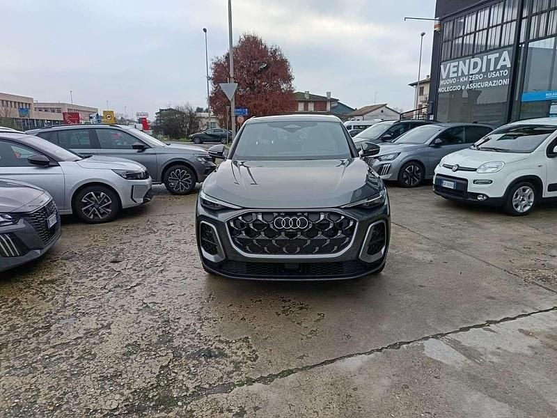 Bianco Nuova 2025 Audi Q5 S-Line SUV | 63.800 € - Immagine 1/4