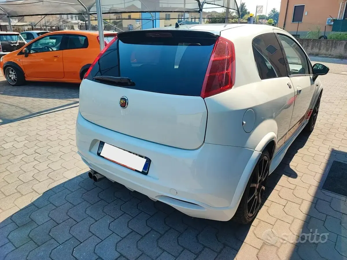 Usata Abarth Grande Punto 155 CV (114 kW) 2008 Bianco Utilitaria