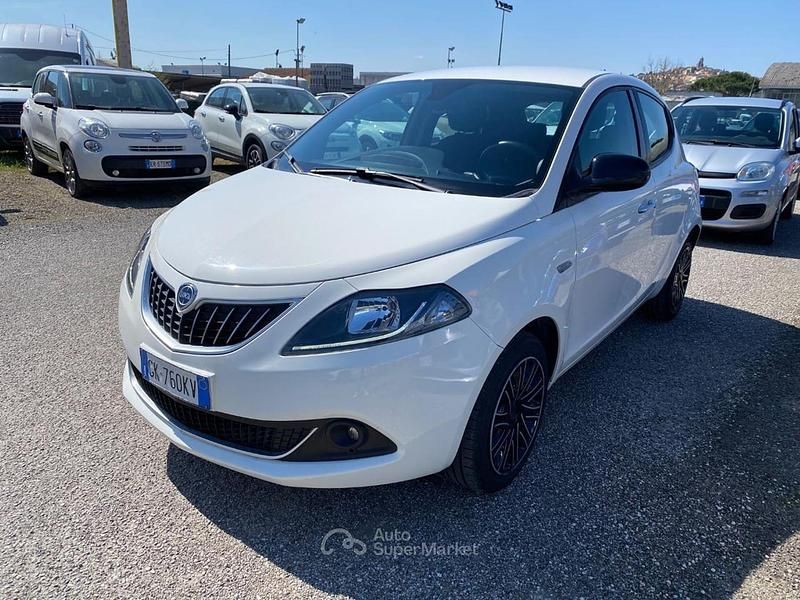 Usata Lancia Ypsilon S 69 CV (50 kW) 2022 Bianco Utilitaria