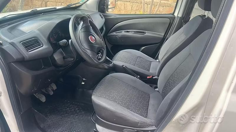 Begagnad Fiat Doblò Active 101 HK (74 kW) 2014 Vit Minibuss