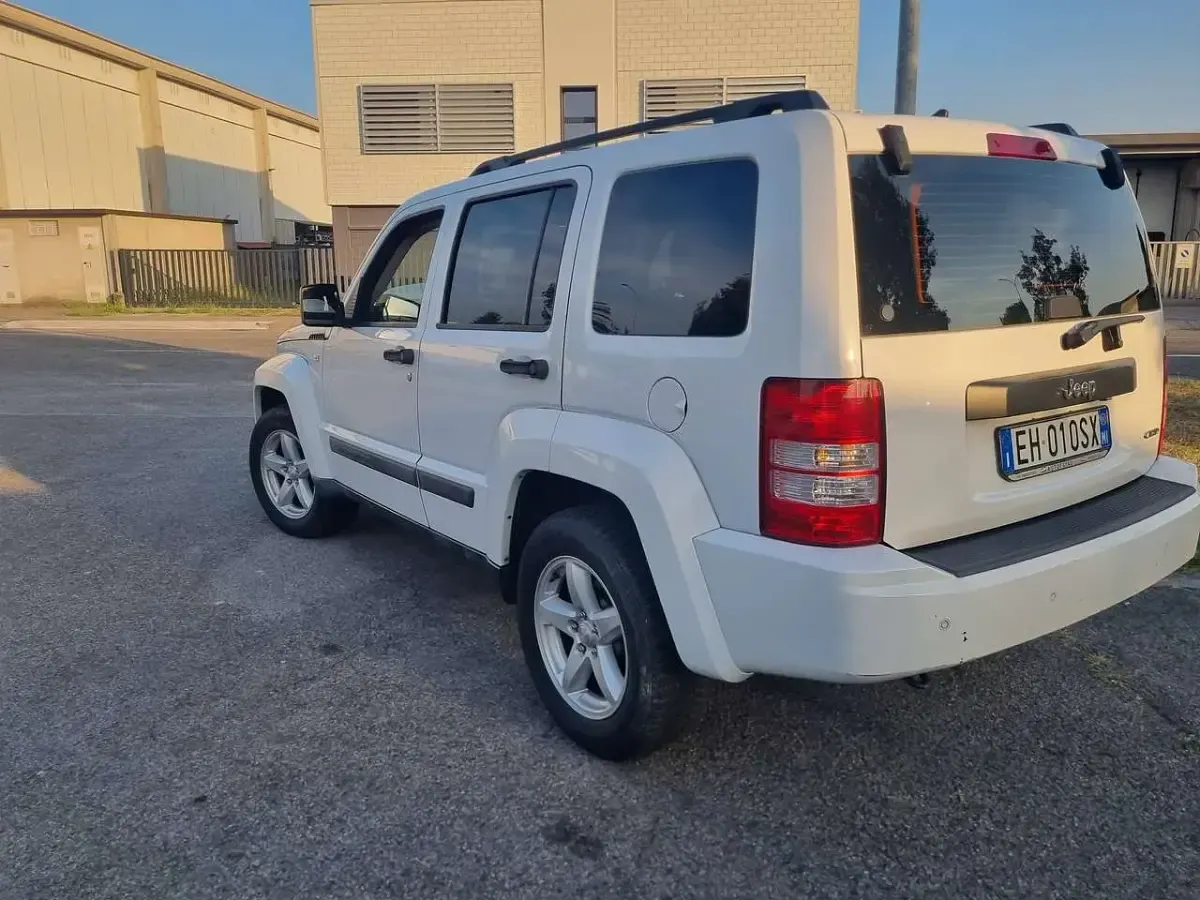 Usata Jeep Cherokee Limited 200 CV (147 kW) 2011 Bianco SUV