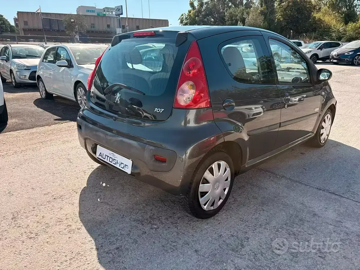Usata Peugeot 107 68 CV (50 kW) 2008 Nero Utilitaria