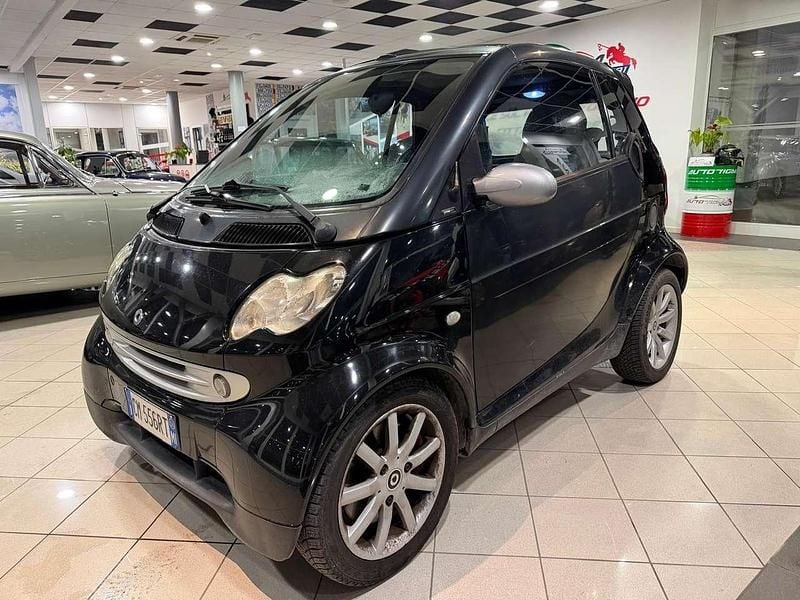 Usata Smart ForTwo Cabrio 41 CV (30 kW) 2004 Nero Cabrio