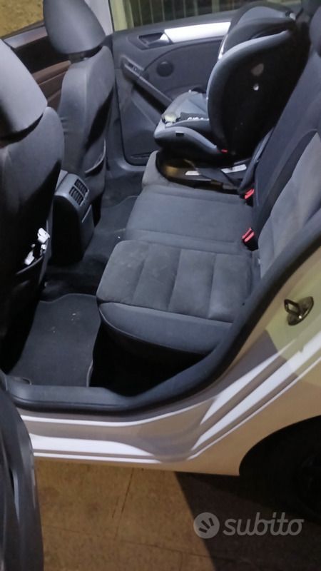 Bianco Usata 2010 VW Golf VI Due volumi | 6500 € (Molto cara) - Immagine 1/1